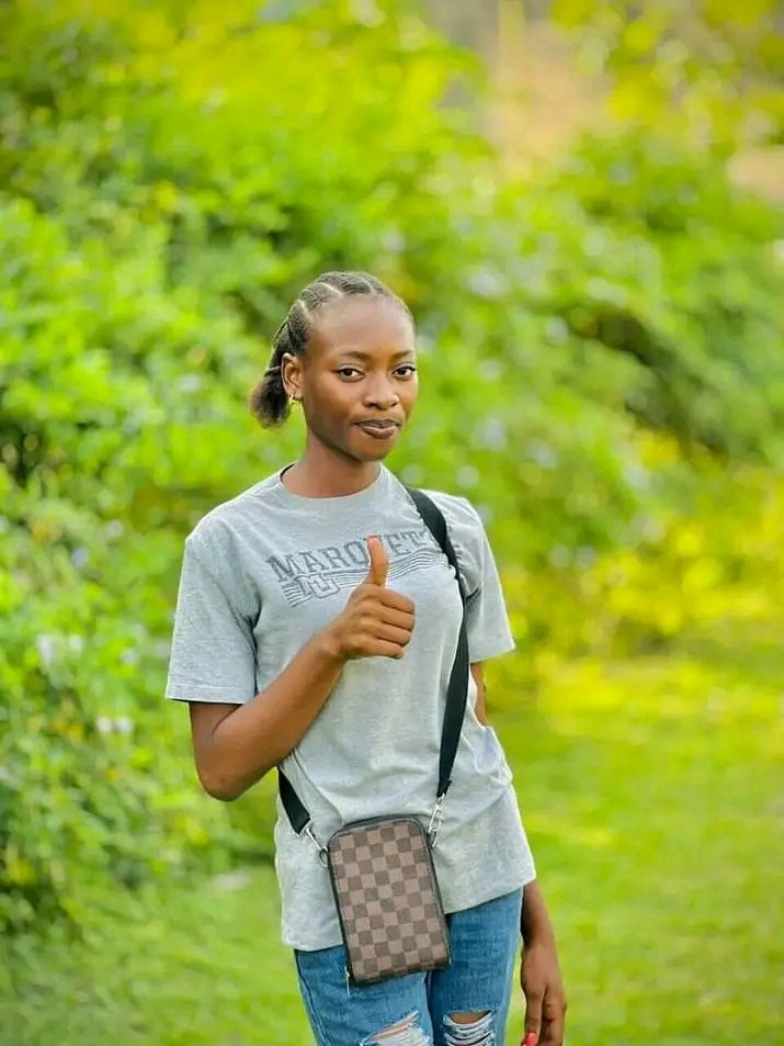 JeanTawamba's tweet photo. Elle n’a que 18 ans et c’est sa première année à l’Institut Supérieur des Arts et Métiers de Kinshasa.
Elle s’est rendue aux cours comme d’habitude, mais cette fois-ci, elle n’est jamais rentrée à la maison jusqu’à ce jour. Elle est introuvable. 
Nous lançons un appel urgent à toute personne pouvant aider, partager cette information ou fournir des renseignements utiles.
Toute information, même minime, peut être précieuse. Merci 
@shabani_lukoo @interieurrrdc @Presidence_RDC @policenationalecongolaise @BatoaWeber @JeanBamanisa @LukenzBenjamin @DeniseNyakeru @JohnnyKanzenga @fatshi13_ @kayikwambaT @sombo_therese @Muyumba