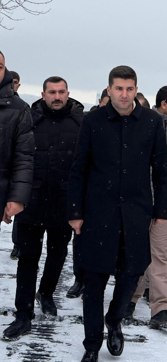 Allah şahidimizdir ki; bu kutlu davayı kirletmeye çalışan hiçbir haine, hiçbir satılmışa göz açtırmayacağız. Ülkücü hareketi kendi menfaatine basamak yapanlara, dava adamı maskesi takıp aramıza sızanlara asla geçit yok!

Bu dava; makam devşirme yeri değil, yürek ortaya koyma