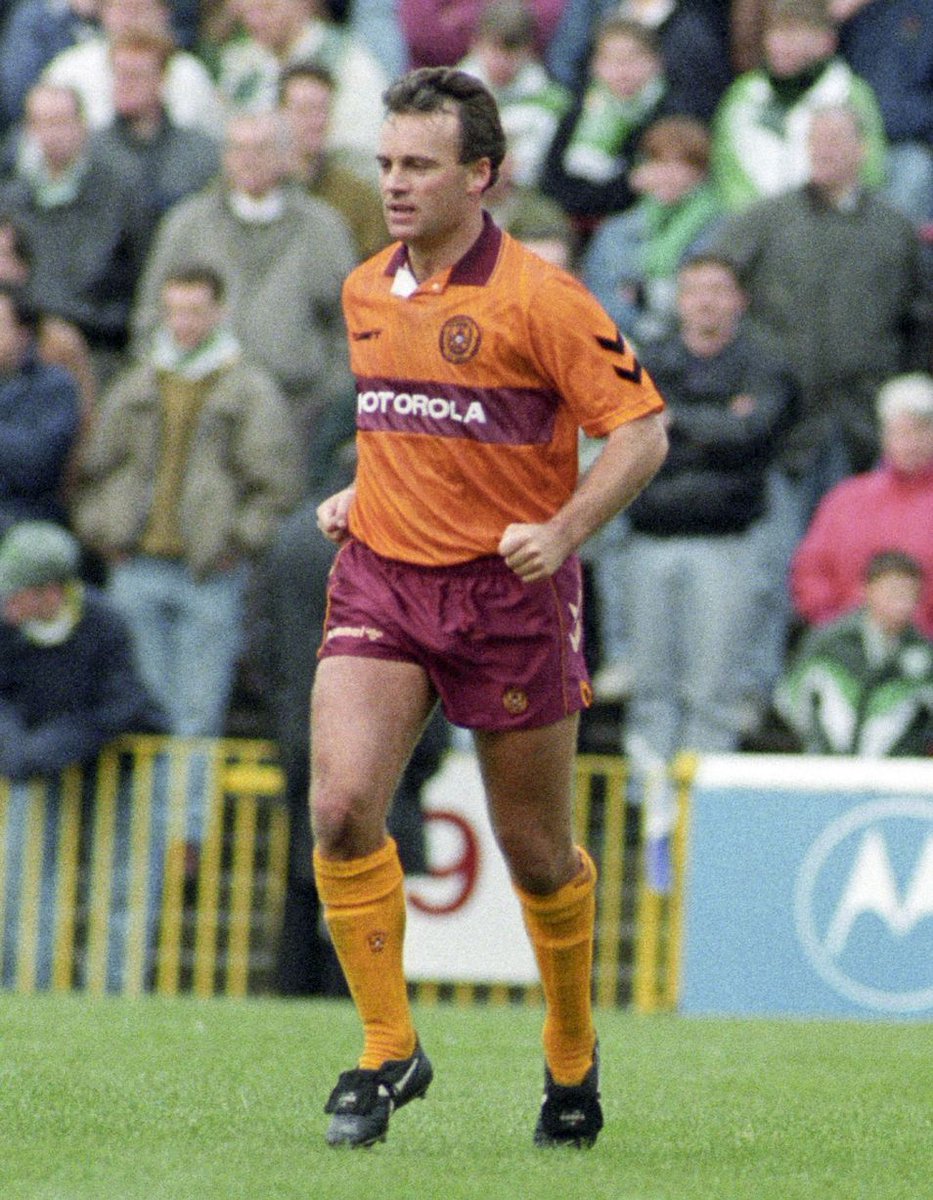 #OTD 33 years ago, on 13 February 1993 Davie Cooper made his 600th Scottish League appearance in a 0-0 draw against Hibs at Fir Park.  
While with Motherwell, Davie had been working in a coaching capacity with the reserve and youth sides. 
In December 1993 he returned to