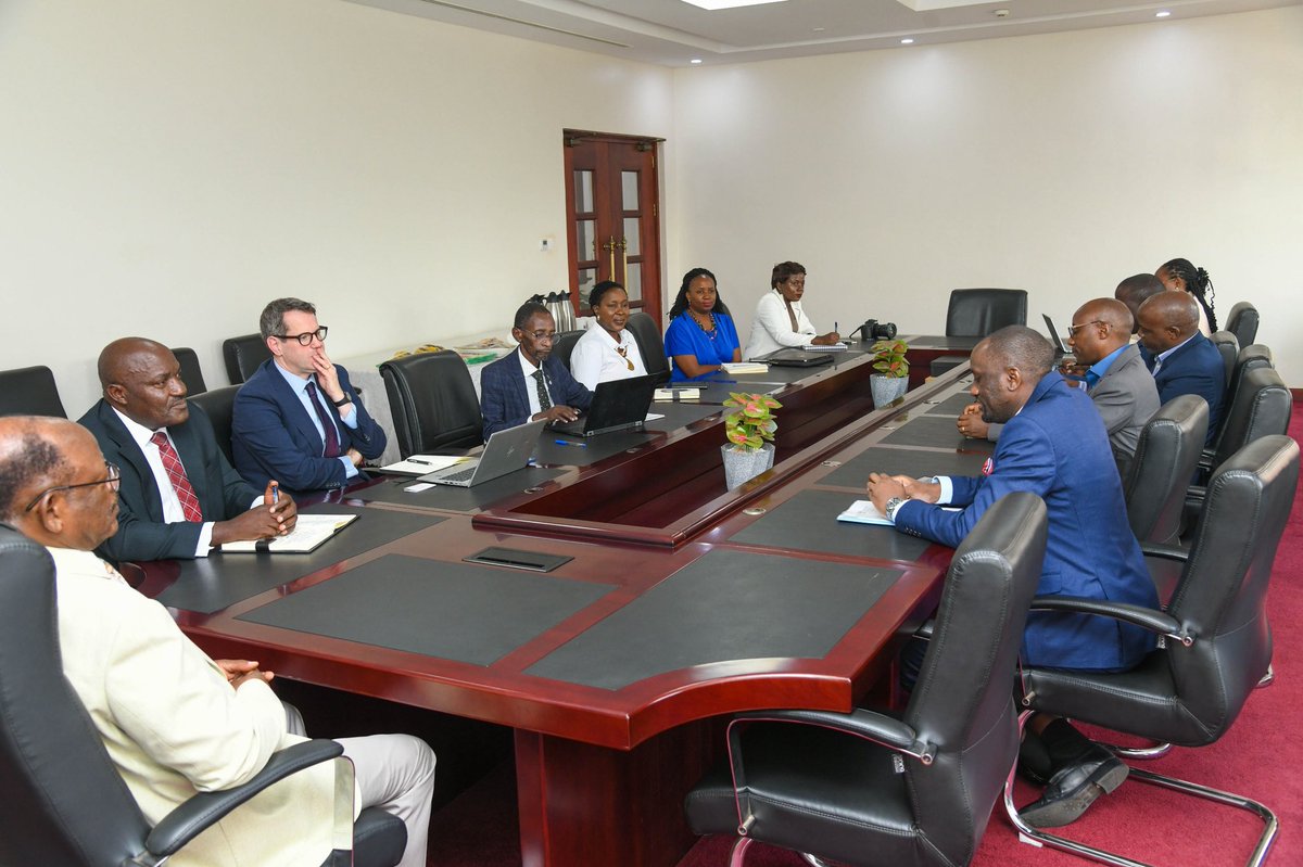 ProfNawangwe's tweet photo. Today we received Prof. Daniel Branch, Deputy Vice Chancellor of the University of Warwick. We had a very lively conversation about opportunities for collaboration between our two universities. Makerere University welcomes Prof. Branch and we look forward to a mutually beneficial collaboration.