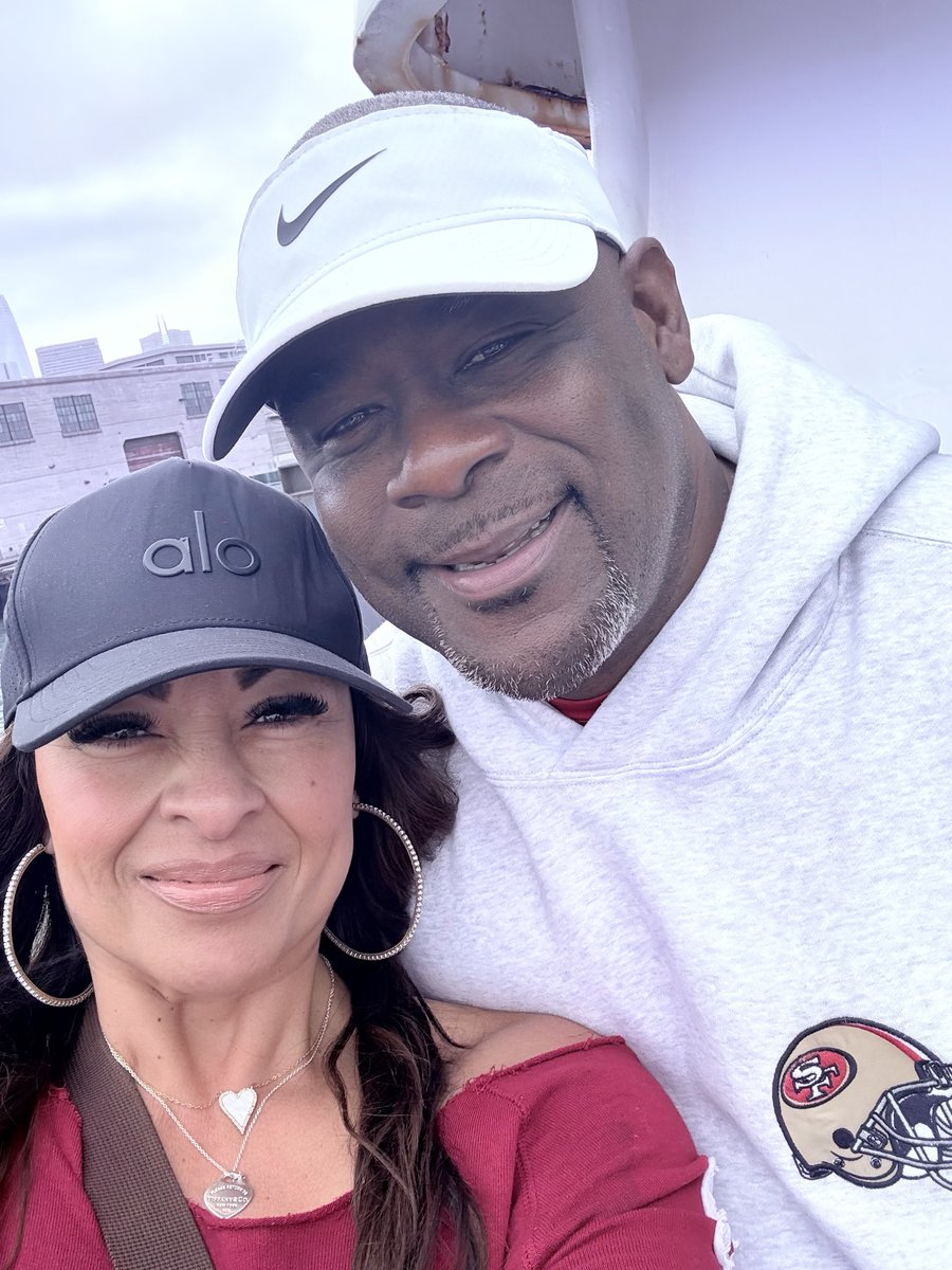 Coach Larry Davis tweet media