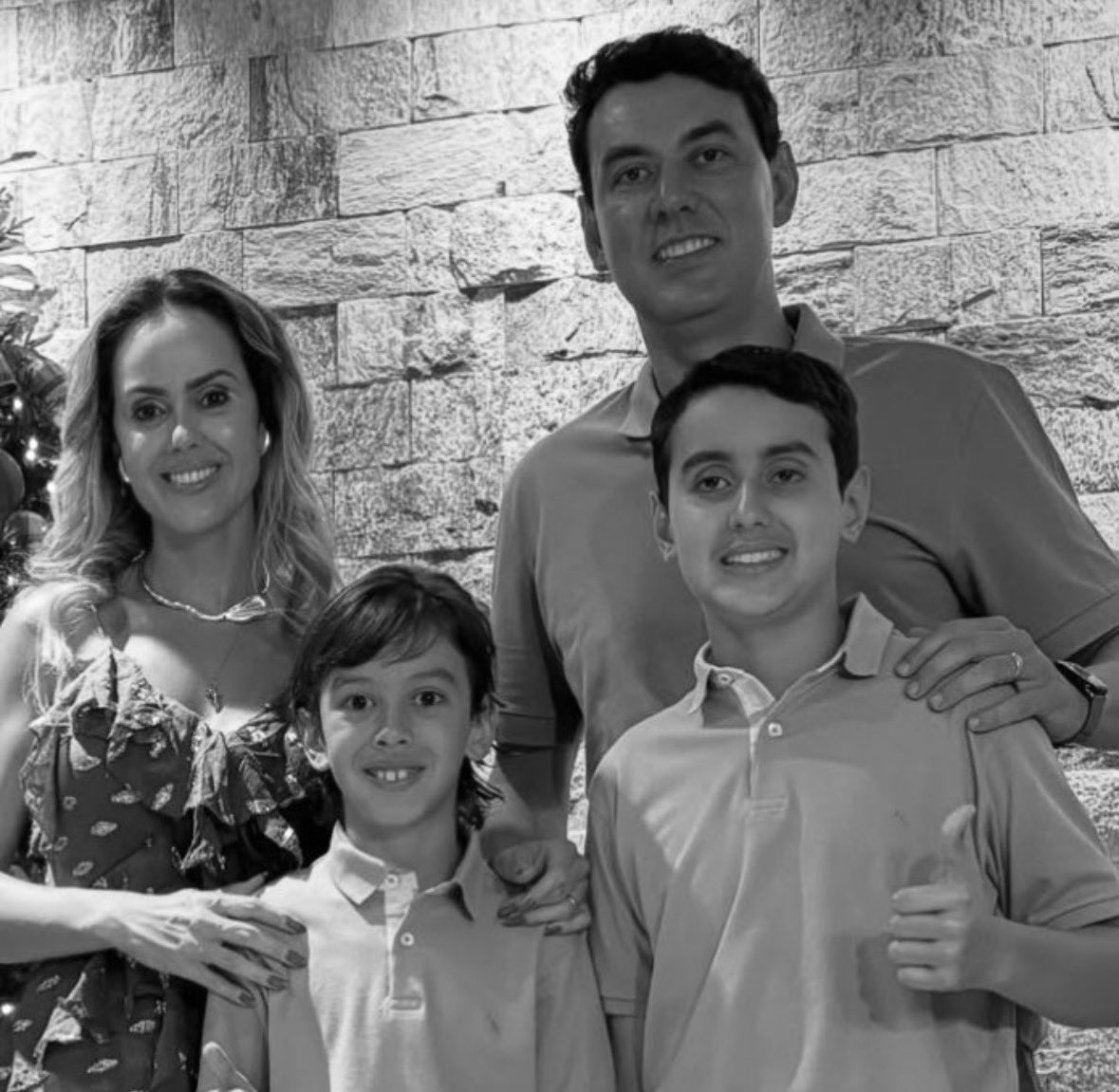 Tem gente romantizando que esse cara tem alguma razão porque foi traído. Qual o problema de vocês?

Esse cara é o sinônimo de homem fraco e covarde.