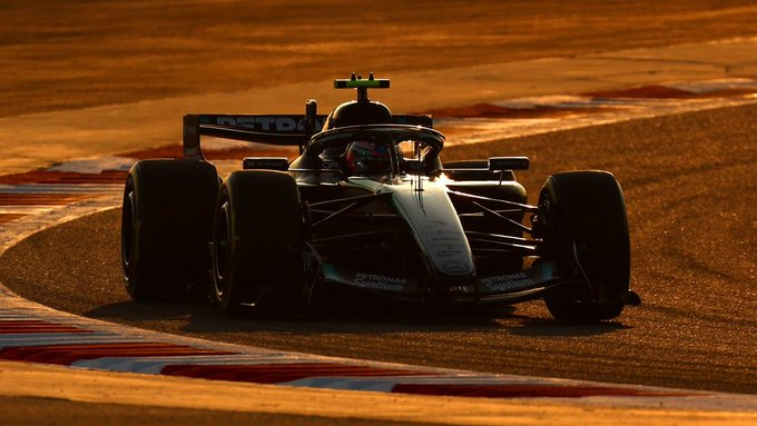 Joshk171's tweet photo. Who else can't wait for the #F1 season to start?!

#Formula1 #F1Testing https://t.co/JUF8j8jtmn