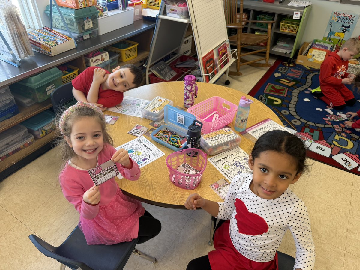 Ms. Lyons tweet media