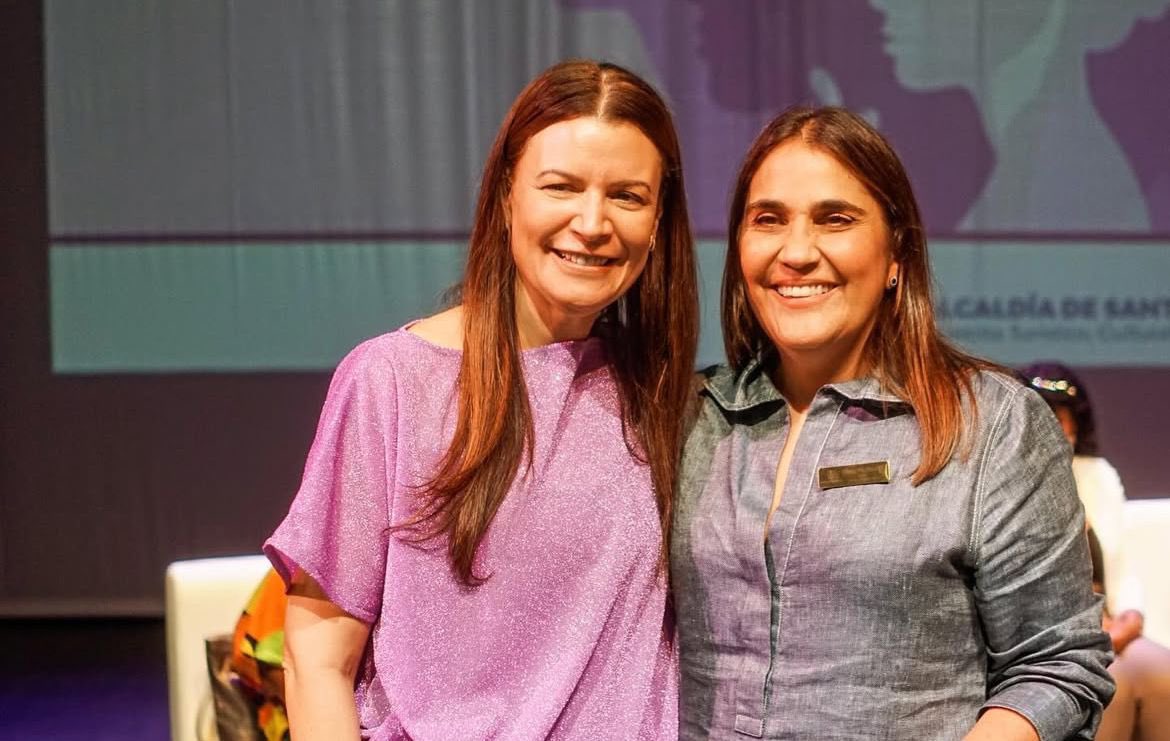 Con profundo dolor, lamentamos el fallecimiento de Silvia Helena Medina, Presidenta Ejecutiva de la <a href="/CamComercioSM/">Cámara de Comercio de Santa Marta</a> , mujer ejemplar cuya vida y trayectoria dejaron una huella imborrable en nuestro territorio.