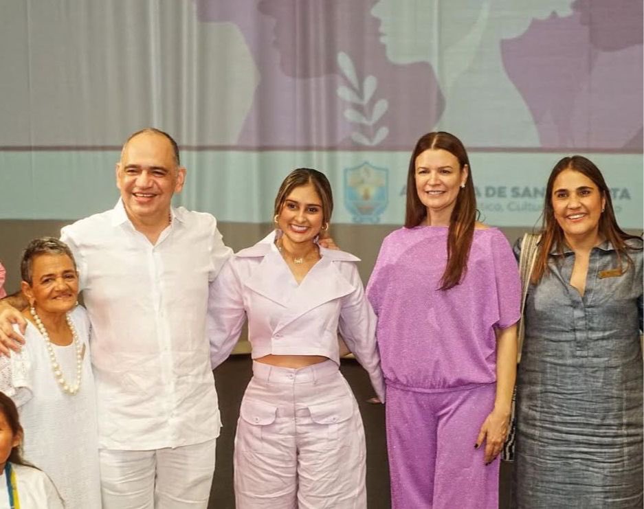 En este momento expresamos nuestra más sincera solidaridad y acompañamiento a su familia, seres queridos, equipo de trabajo y a toda la comunidad que hoy lamenta su partida.