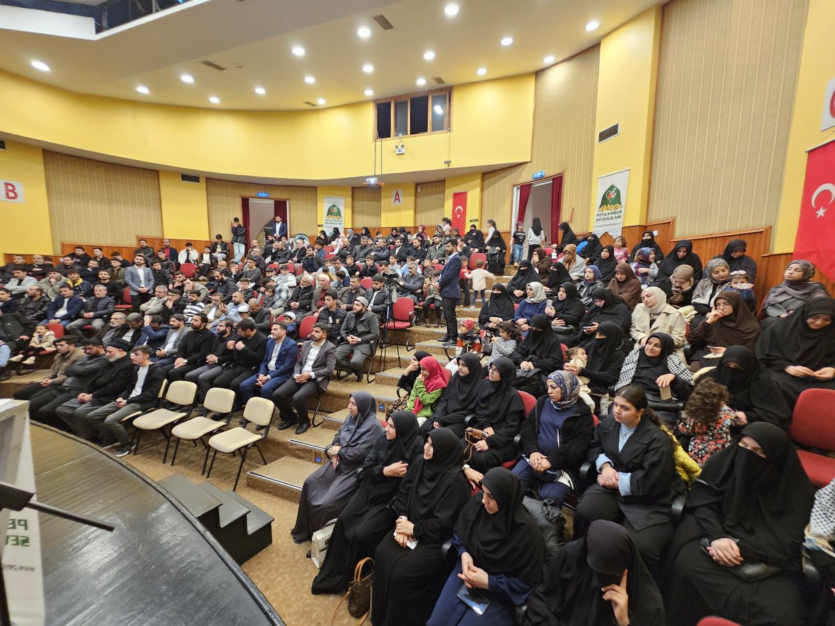 Bursa Peygamber Sevdalıları'nın tertiplediği Şehadet Ayı programında buluştuk.

Allah yolunda feda-i can eden aziz şehitlerimizi rahmetle andık. Rabbim bizleri de onların izinden gidenlerden eylesin. 

Programda emeği geçen herkesi tebrik ediyorum.