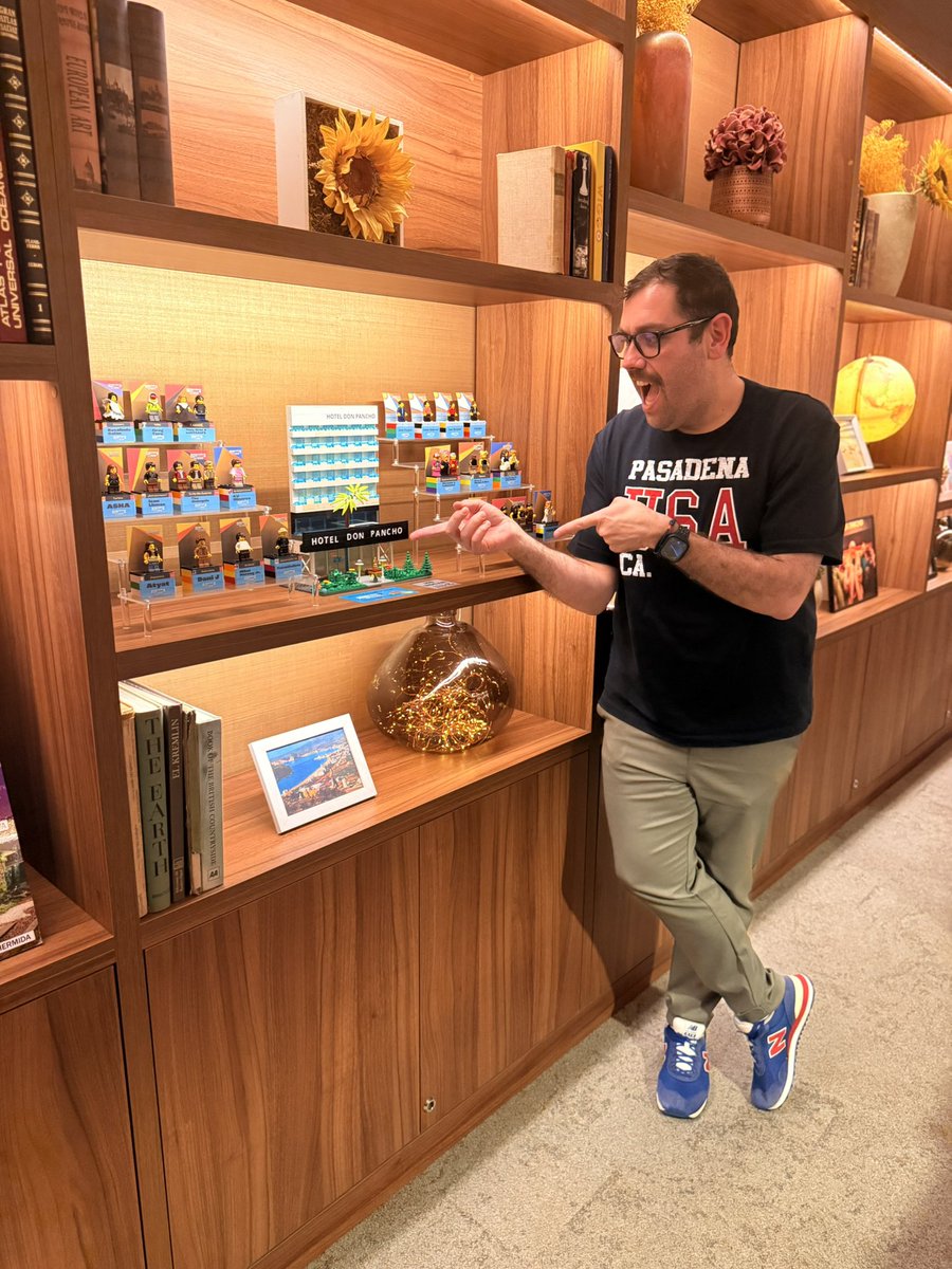 Ya estamos por Benidorm para disfrutar de un finde de música con la final del #BenidormFest.

Impresionante las figuras de <a href="/benidormfestleg/">Benidorm Fest LEGO</a> con todos los participantes y presentadores de este año.

¿Cuál es tu favorito para mañana? El mío, Dani J.