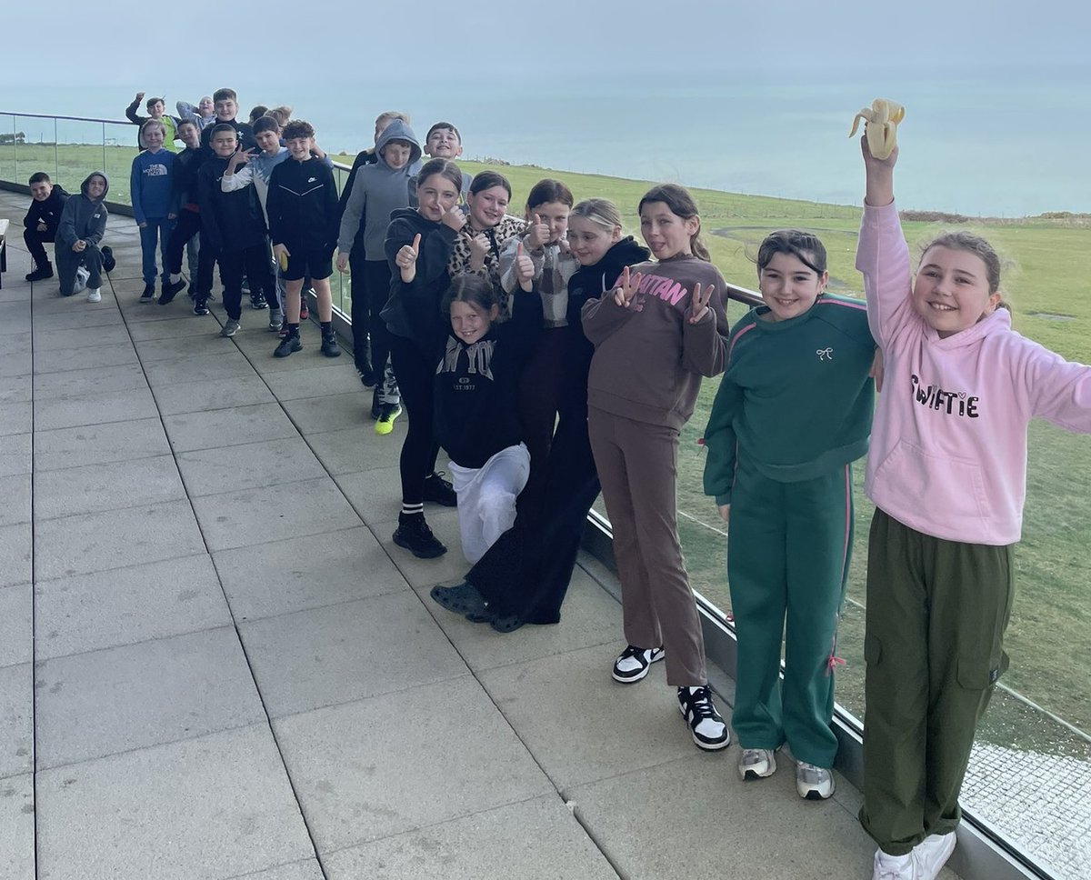 CwmneddPrimary1's tweet photo. So proud of our wonderful Year 6 children who have been an absolute credit to our school and their families this week! Thank you Mrs Williams and Miss Rosser for giving your time to accompany them! Fabulous memories made!
@Urdd #Llangrannog #proudhead 🤗 https://t.co/QUONhwOeOz