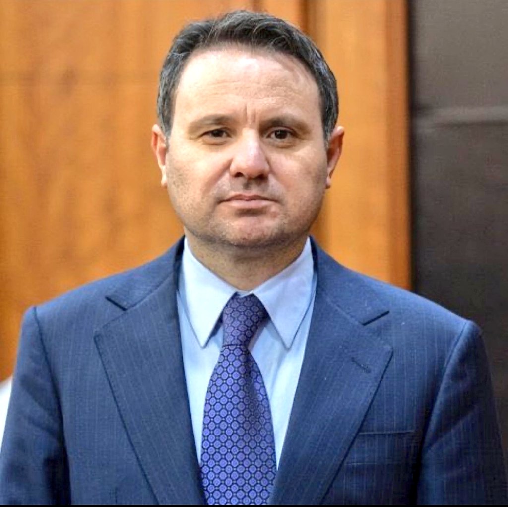 Adalet Bakanı Akın Gürlek:

Sosyal medyada bir şahıs yorum yapacaksa kesinlikle kimliği belli olacak.  

Herkes itibar suikastına uğruyor. Yargılamayı etkilemeye çalışıyorlar.