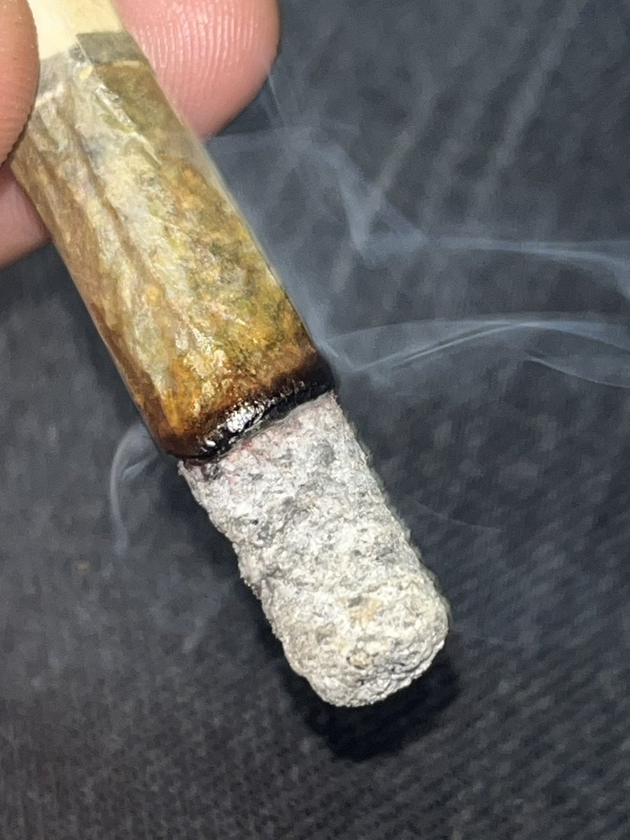 “Zoap” Smalls from <a href="/CuredTV/">Cured TV</a> ash check… 👀 
#CannabisCommunity #THCA #cannacured #ash #whiteash #الهلال_الاتفاق #LYKN #weed #zoap