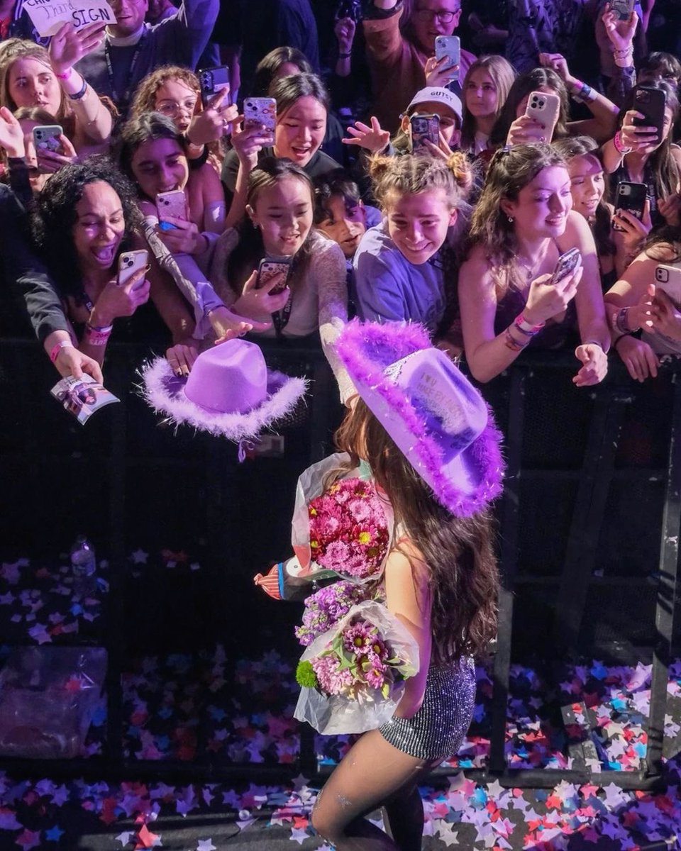 Flowers for all my gaLIVtines 🩷💐