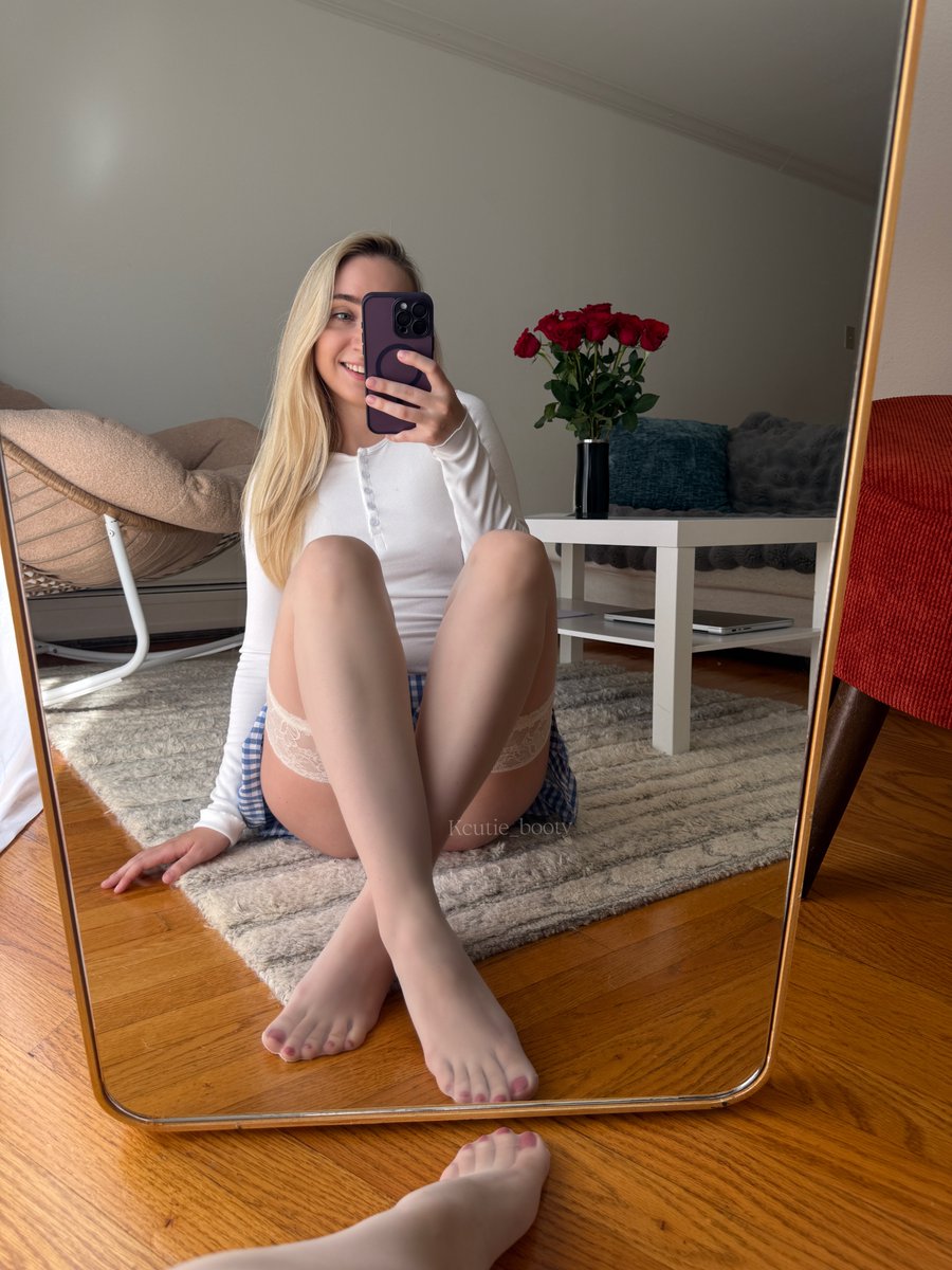 Cutiebootynylon's tweet image. Do you notice the little details first… or the overall look?