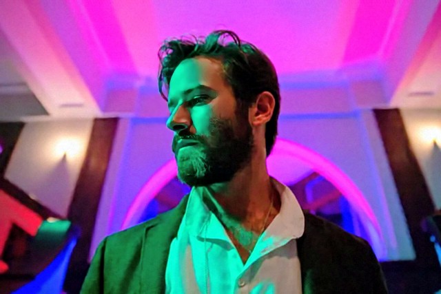 Raspoet1's tweet photo. Forever 'pink lighting only' for this handsome Valentine please and thank you 💗🎀
#ArmieHammer
#hedeservesnothingless
#happyvalentinesweekend https://t.co/LNnSqeMOea