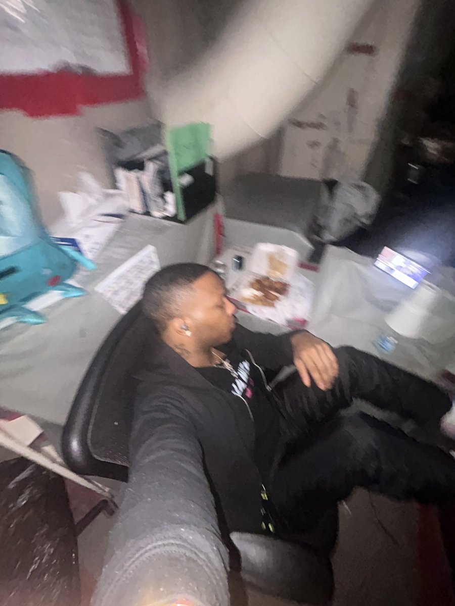 ๐๐๐๐๐๐๐๐๐ ๐๐๐-๐๐๐๐๐๐ซฆ๐ดโโ ๏ธ tweet media