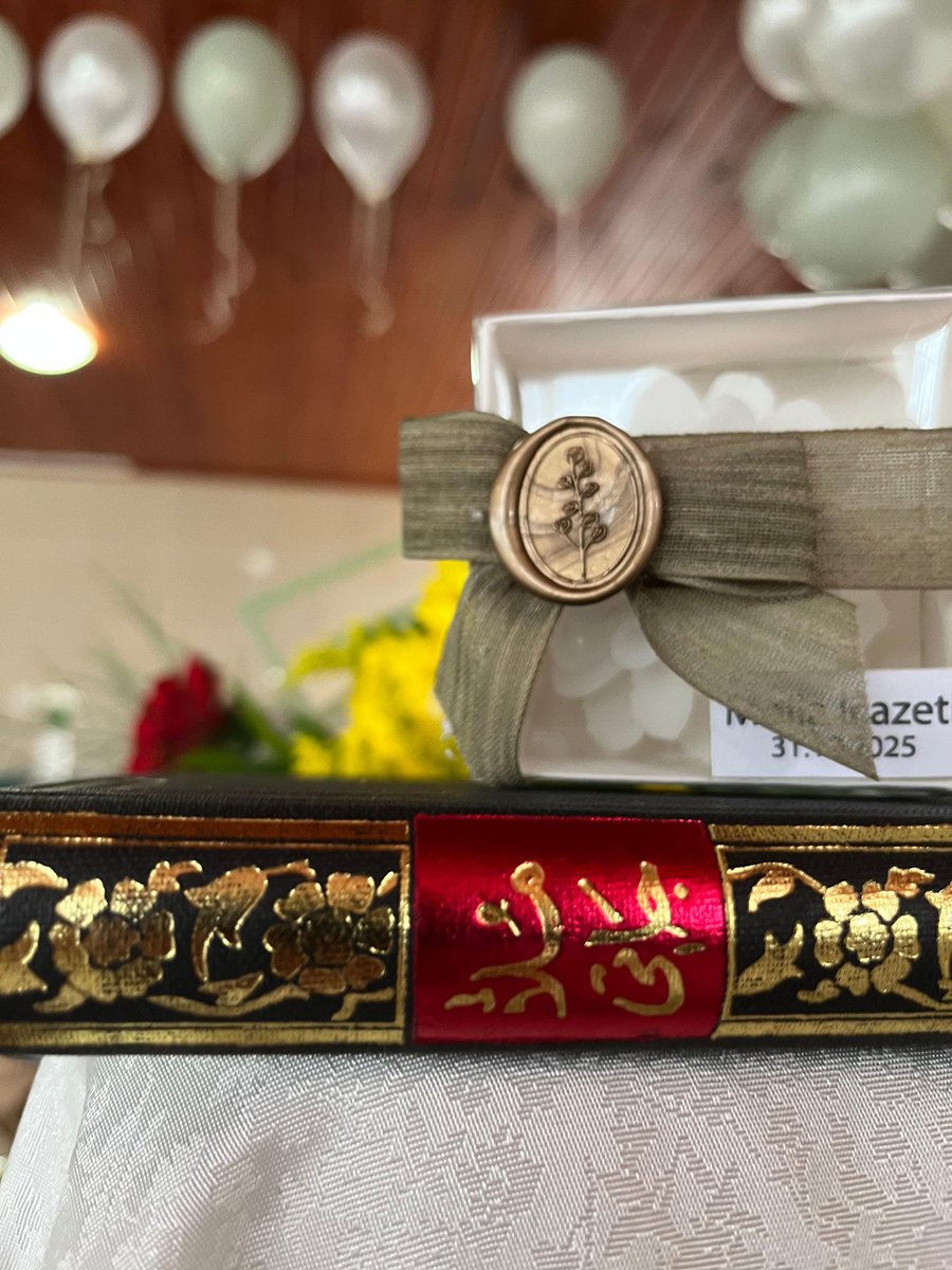 LimYolcusu's tweet photo. "Her uğraşa, her gayrete, her koşuşturmaya râzıyız. Yeterki muhammedî bir nesil yetişsin.."
-Rütbelerin en yücesi,İlim rütbesidir✨️ https://t.co/RXhACeHu8B