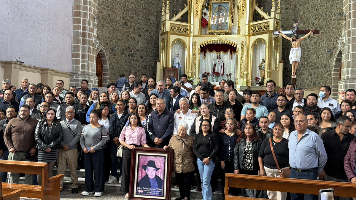 Empresarios, trabajadores de las diferentes ramas industriales, representantes sindicales se dieron cita además de su hermano alejandro de 93 y amigo Andrés de 94 años de empacadora #sanmarcos al homenaje póstumo del 13o Aniversario de Don Salomón Soto Téllez