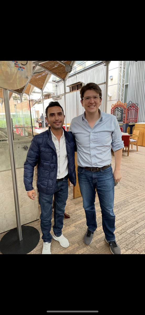 Otro de los que demandó el decreto de Salario Mínimo vital, <a href="/gerardsalaza/">Gerardo Salazar Lopez</a> el perfil dice todo. <a href="/CeDemocratico/">Centro Democrático</a>