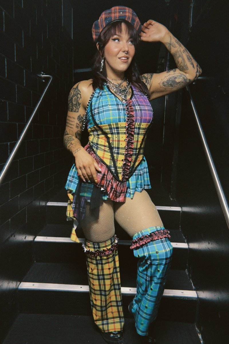 CHEVS • CHARLI EVANS • チャーリー・エバンス tweet media