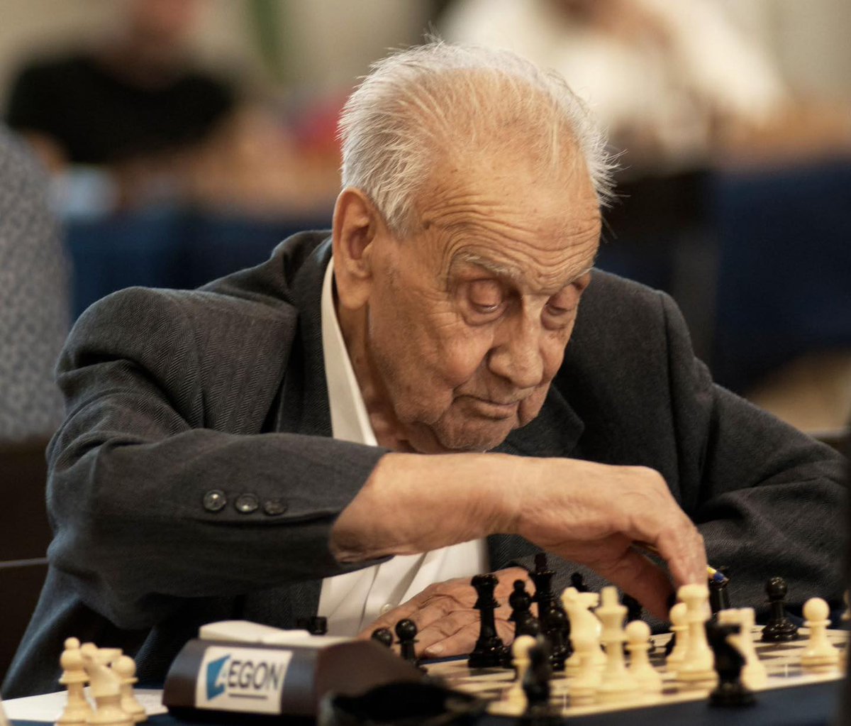chess_feed's tweet image. Amazing: Manuel Álvarez Escudero 104, is believed to be the world's oldest active chess player. The Spanish player, rated 1750 Elo, still plays tournaments and simultaneous matches, credits his longevity to a healthy lifestyle, and stays sharp by combining chess with regular…