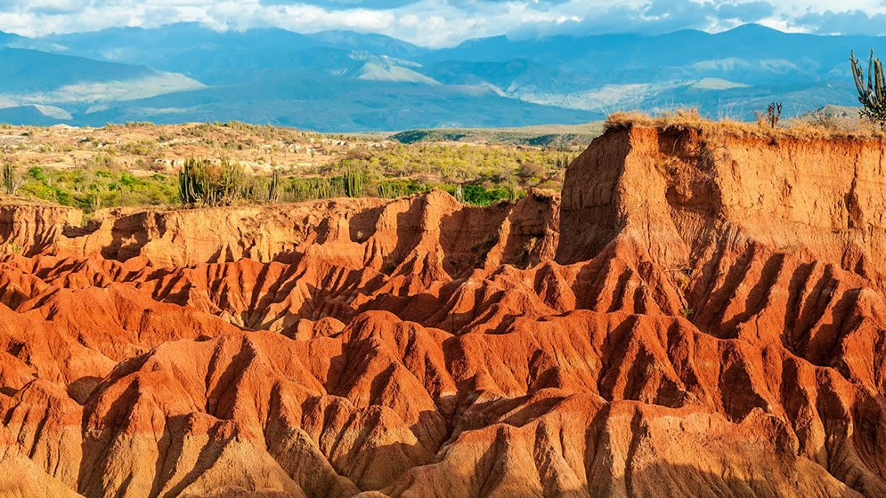 molidiez_'s tweet photo. Una cuenta chilena dizque “en un mismo país no puede haber desierto y nevados” 

Mientras tanto en mi hermoso y maravilloso país COLOMBIA https://t.co/qoVbkrl87x