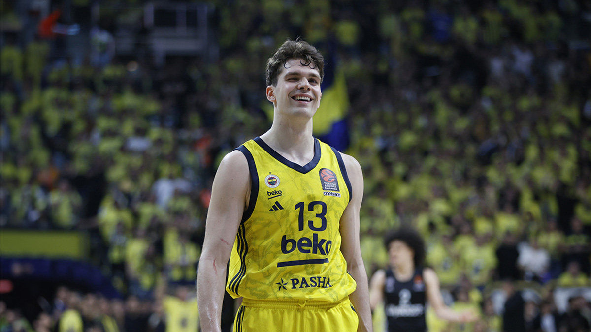 Hiç ayrılma! basket şubenin Eda Erdemi ol heykelini dikmezsek adam değiliz