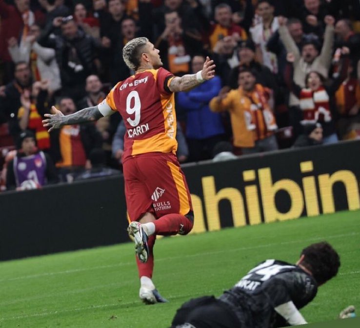 İcardi’ye saygı twiti.