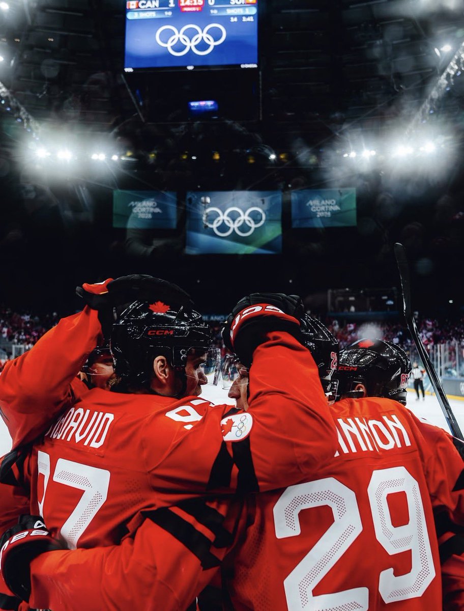 yall know how rare it is for nate to be cellying with sid and not focusing only on him this is insane sidney score a goal DO SOMETHING