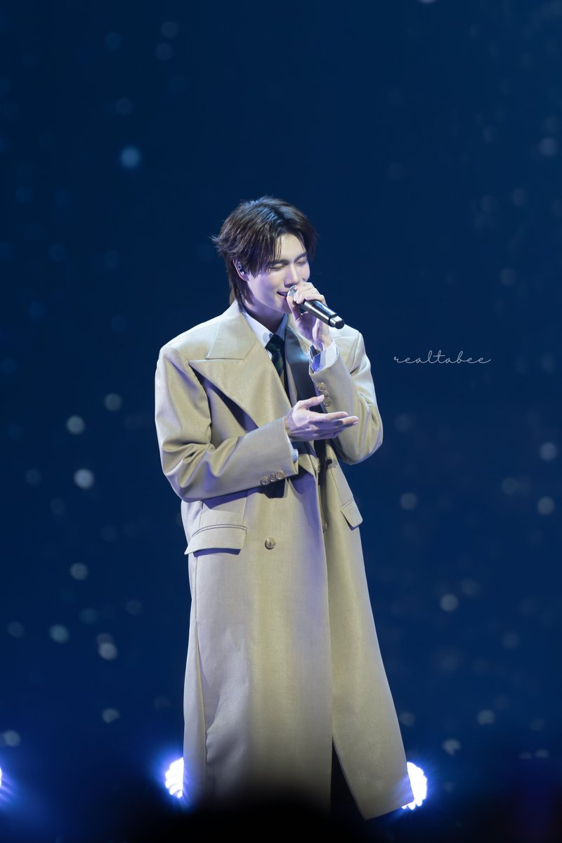 ท่ามกลางดวงดาวมากมาย

PHUWIN RISING RISERCON

#phuwintang 
#RISERCONCERTD1 #RISERCONCERT