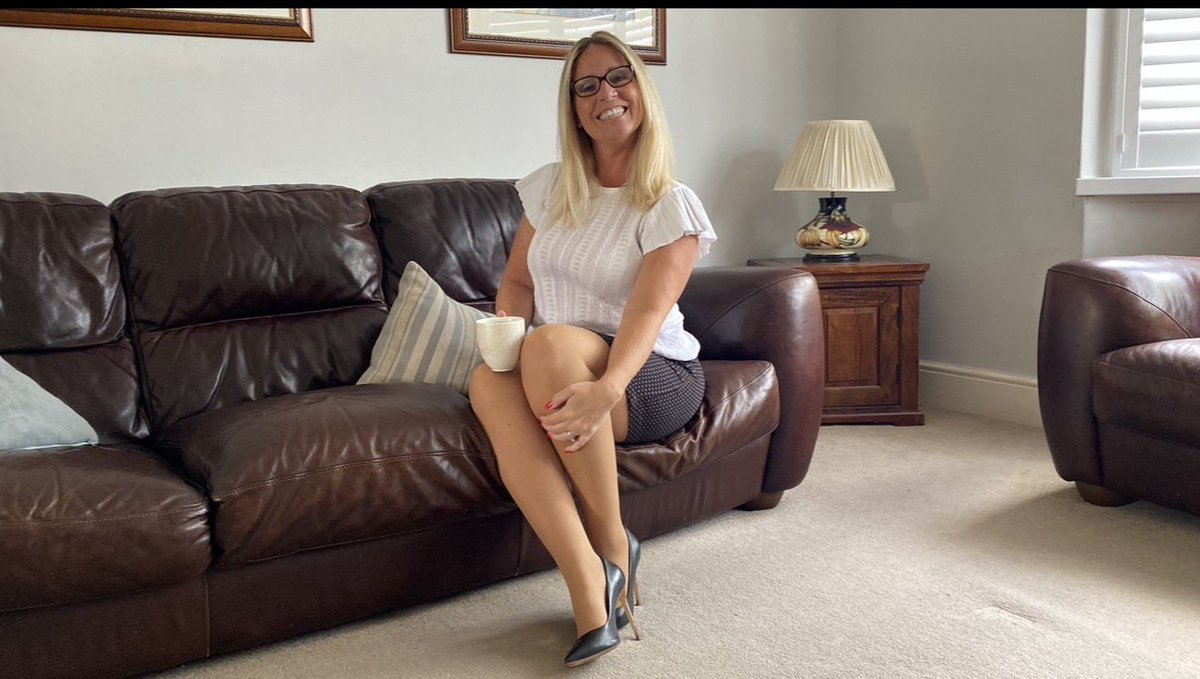 smokeyplaces20's tweet image. Didn’t even bother changing after work 😊 Cute short flippy skirt, white top, stilettos 👠 &amp;amp; tan tights 😍 Outfit for the day and evening sorted ✨
Links: foxygeekgirl.com
 #WorkdayStyle #OOTDToday #DayToEvening #DailyOutfit #UKStyle