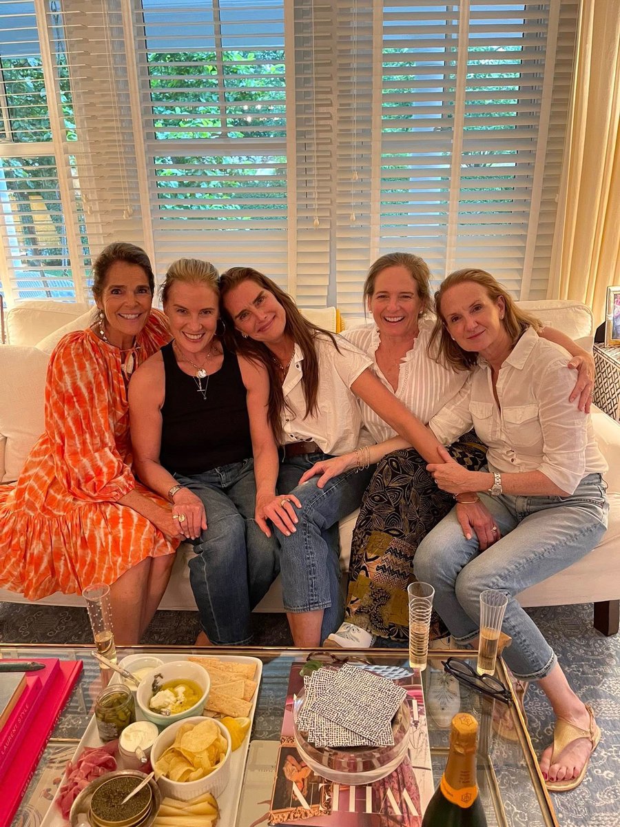 Brooke Shields tweet media