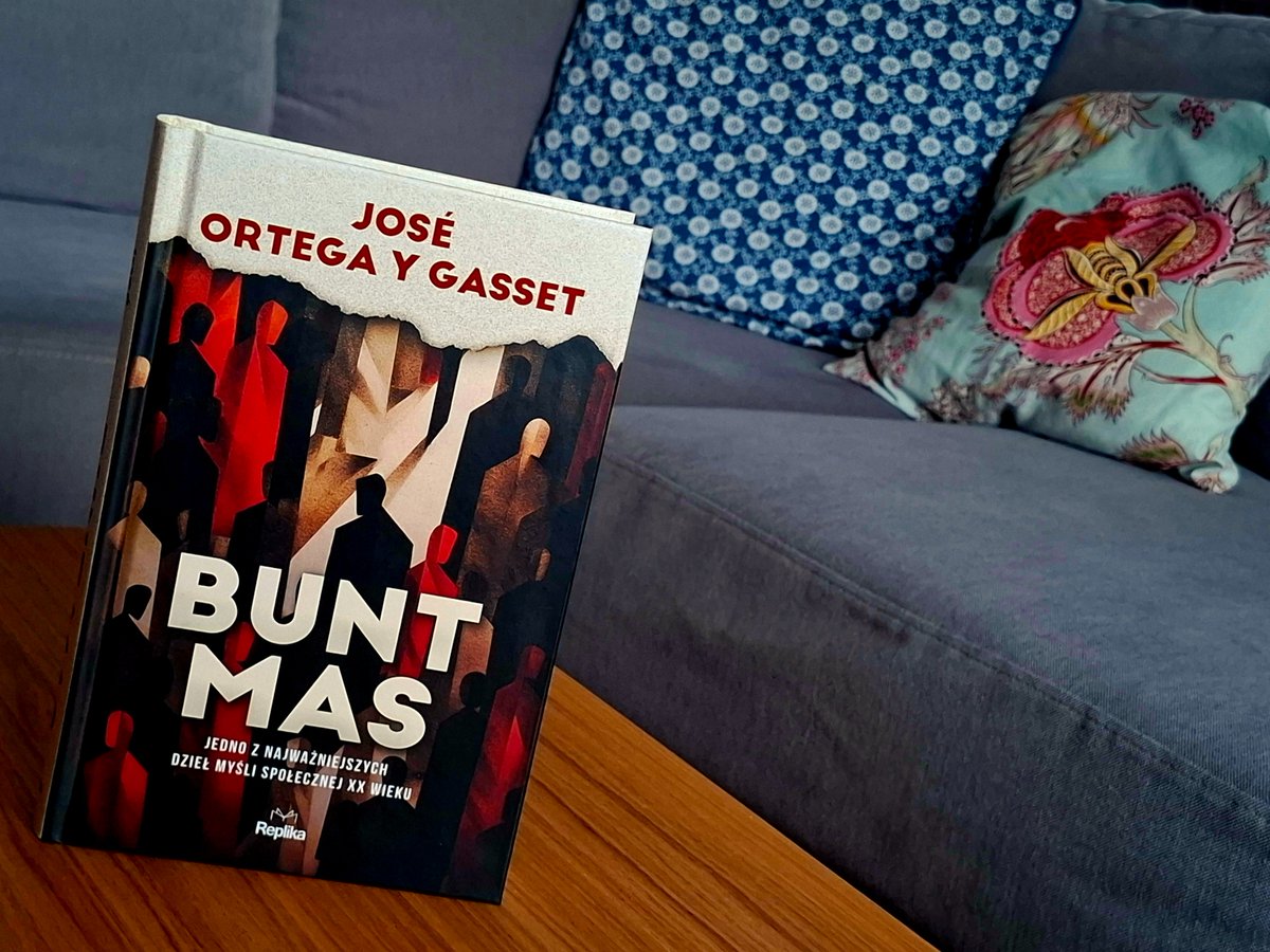Do przemyślenia na piątkowy wieczór cytat z "Buntu mas".

📖 Prawdą jednak jest coś przeciwnego: żyjemy w epoce, którą cechuje poczucie olbrzymich możliwości realizacji, ale która nie wie, co ma realizować. Panuje nad wszystkimi rzeczami, ale nie jest panią samej siebie. Czuje