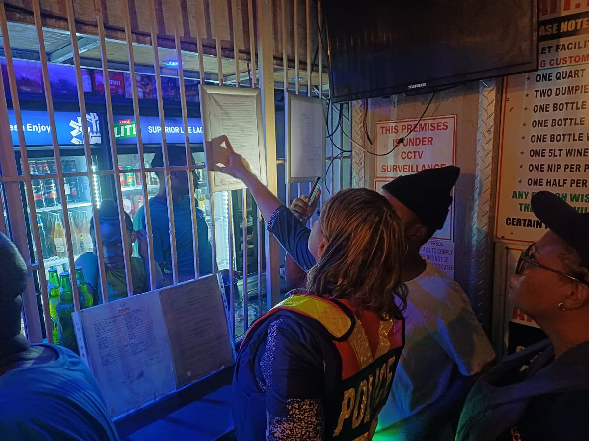 #sapsKZN [HAPPENING NOW] The Provincial Commissioner of KwaZulu-Natal Lieutenant General Nhlanhla Mkhwanazi has led a multidisciplinary operation, which shut down the Dr Pixley kaSeme Street in the Point area of Durban on Friday night, 13/02. 

The operation, which was conducted