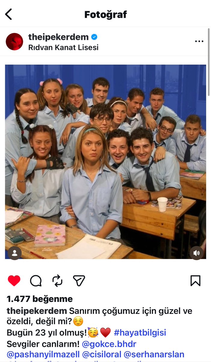 Ona ve hayat bilgisine olan bağlılığına bayılıyorum! Safe birisi❤️ kaç 23 olursa olsun hayat bilgisi de benim için hep safe place olarak kalıcak💘