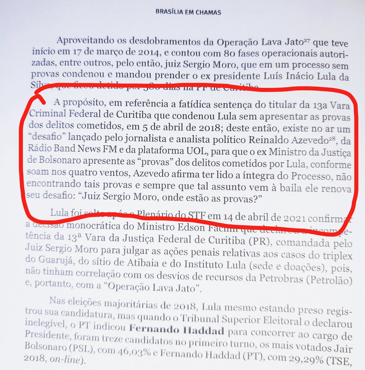 DFProfessor's tweet photo. Eu e @CoutoAlirio fizemos chegar ao ícone do Jornalismo Democrático @reinaldoazevedo o "Brasília em Chamas" que eternizou  o desafio ao ex Juiz e Min. da Justiça do presidiário de mostrar onde estão as provas contra o Presidente Lula na despudorada "Operação Lava Jato"‼️🏳️‍⚧️🏳️‍🌈🇧🇷👊 https://t.co/6wen6C3n7O