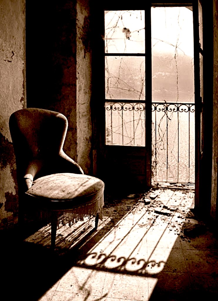 “bir yerde olmanla olmaman arasında 
   bir fark yoksa;

   olma…”
   .