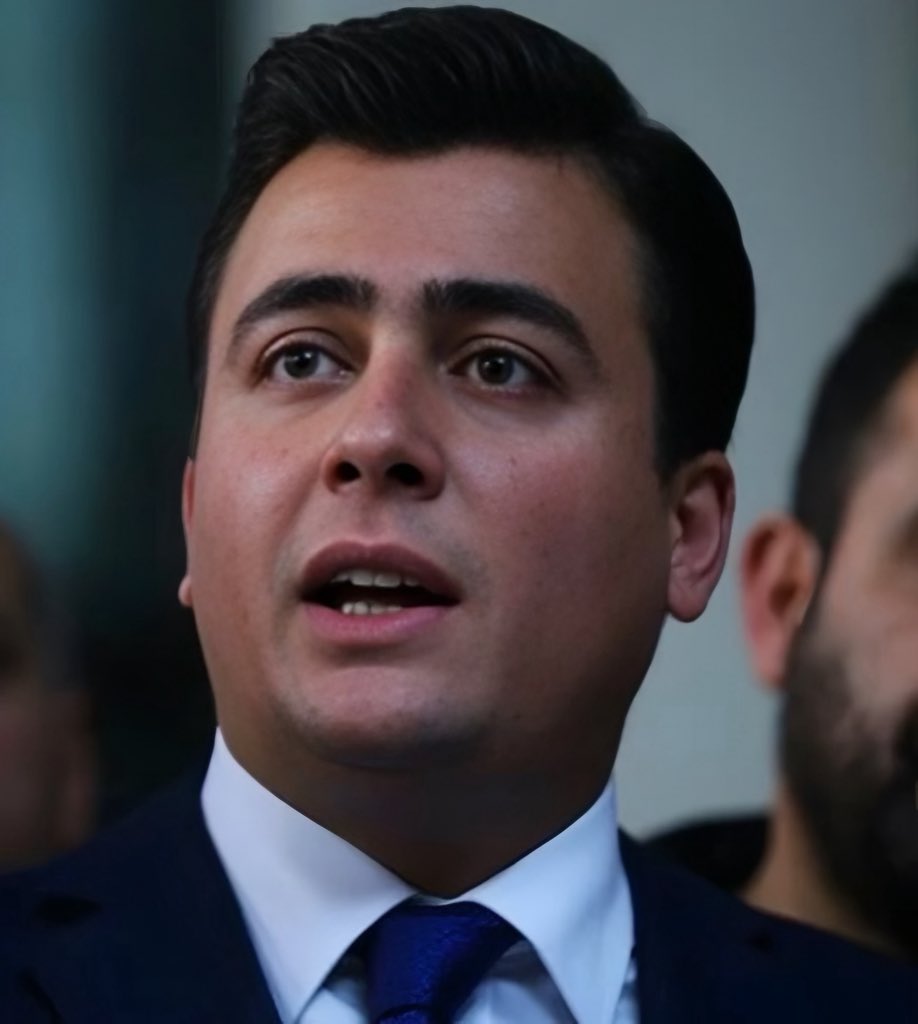 Erkan Baş’tan Osman Gökçek yorumu: 

“Ben ona ne diyeyim? Allah vurmuş zaten.

Melih Gökçek’in çocuğu.”