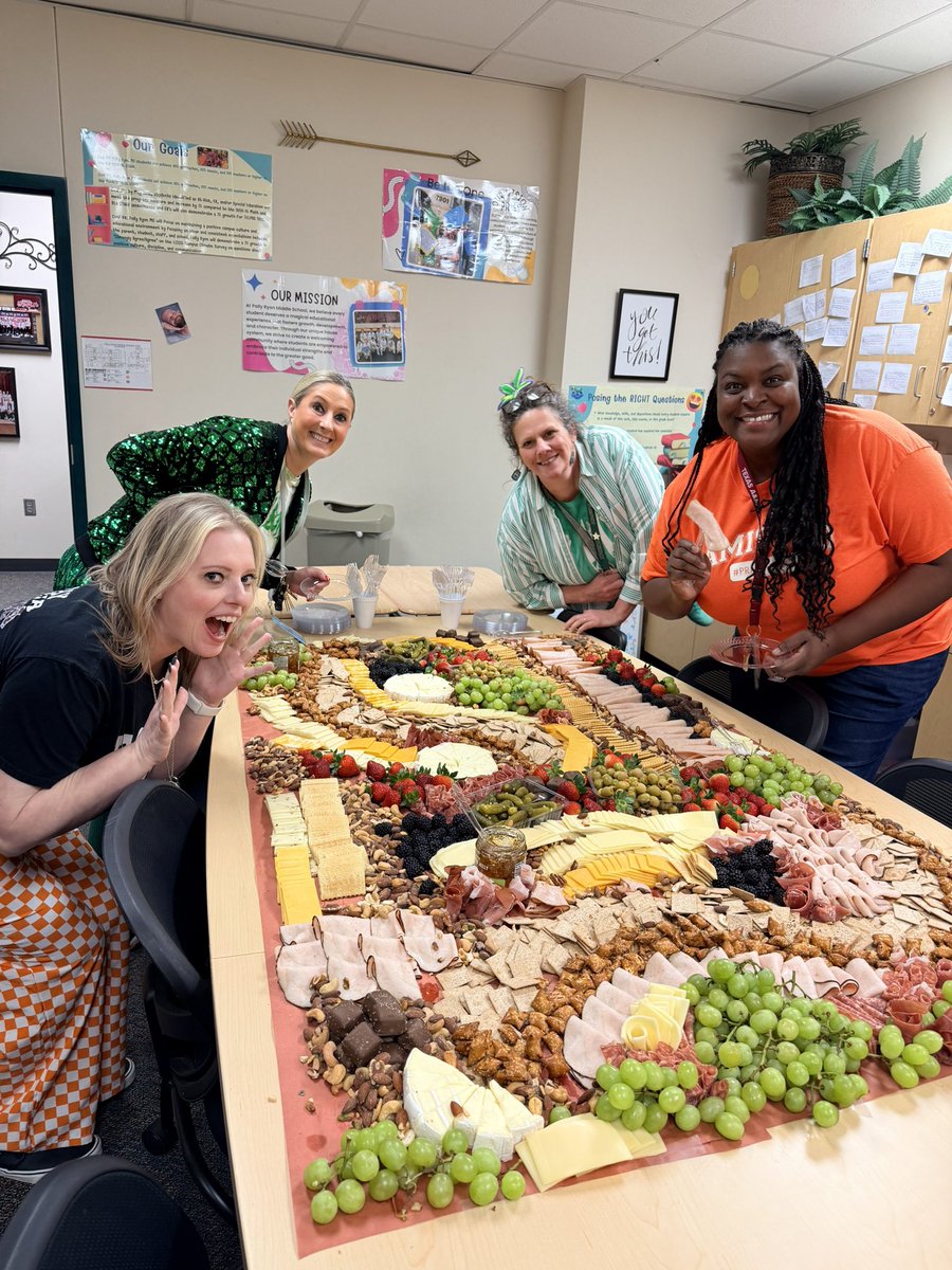 Polly Ryon Middle School tweet media