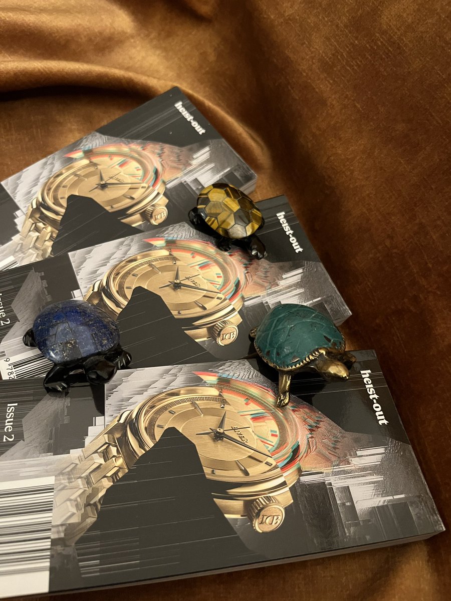 Soirée - HEIST OUT -  ! 

Un réel plaisir de croiser la team Suisse 🇨🇭sur Paris pour la mise en avant de son nouveau magazine au format pocket ! 

Du beau monde et un dîner de qualité entre passionnés pour finir la soirée ! 

More on : la.tortue.horlogere 🐢

#HeistOut 🎯