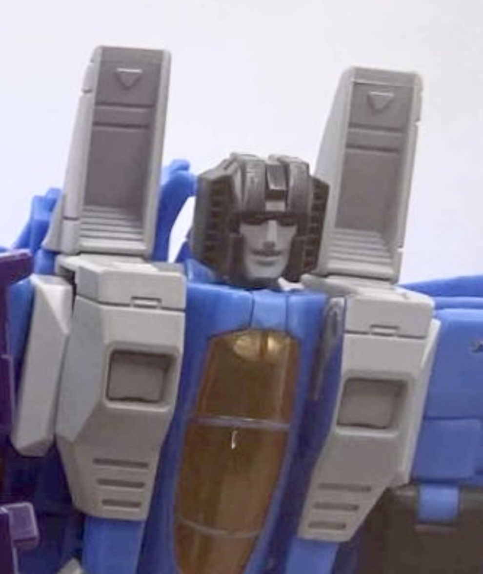 electrochairr's tweet photo. I hope SS86 starscream has a ridiculous grin to match these dumbasses https://t.co/9VpMtxD1uR