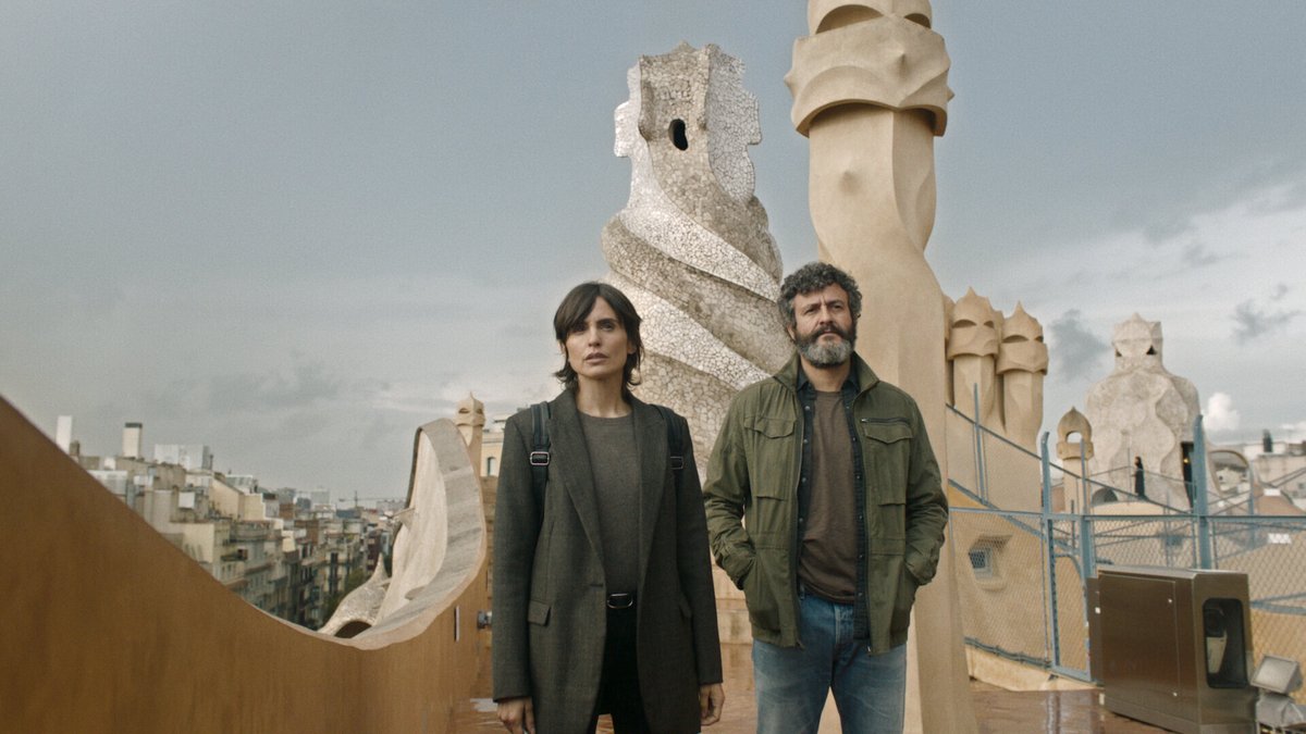 Dejando Cataluñya a los catalanes

Escribi sobre una serie de detectives de seis apisodios llamada "La ciudad de las sombras (2025)", publicada en Netflix y adaptada de la novela "El verdugo de Gaudí" de Ara Sainz de la Maza.

Intente leer la seria, que utiliza los destinos