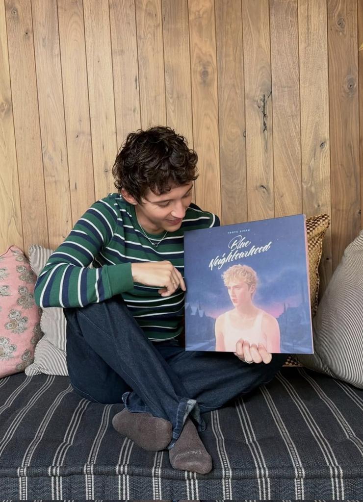 Info Troye tweet media