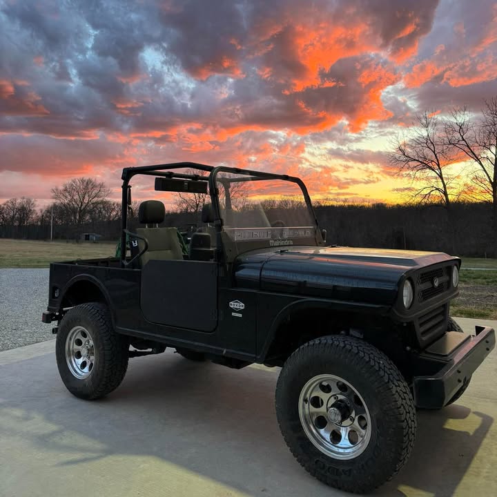 upcatmqt's tweet photo. When the sky paints a masterpiece, ROXOR makes the frame.
📸: Sam Homan
.
.
#ROXOROffRoad #mahindraroxor #RuggedStyle Call us today at (906) 226-7000
.
.
.
#MahindraTough #MahindraTractors #TractorLife #Farming #Photography #Nature https://t.co/IpBDjLZxgj