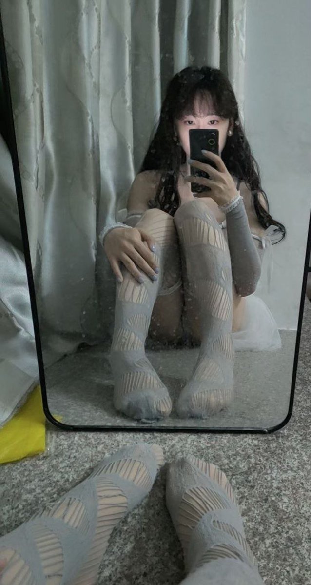 晚月女王S tweet media