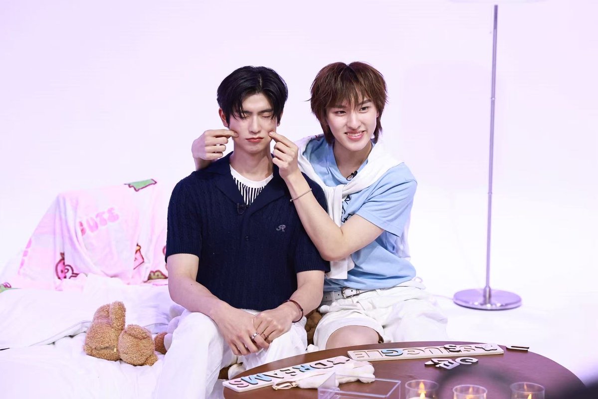 This Valentine’s Day,
we’re giving away something special 🤍

Signed Wide Polaroids from previous
Snuggle Dreams × ThomasKong live 📸

A small thank-you
to everyone who keeps supporting ThomasKong 💫

💗How to join:
✔ Repost
✔ Like
✔ Follow 

🎁 6 Lucky Winners
⏰ Winner