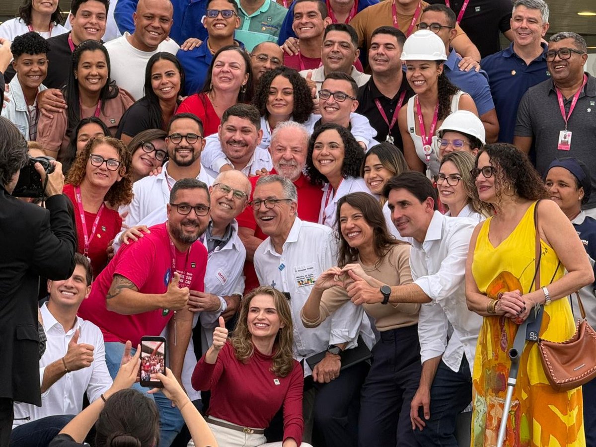 g1pernambuco's tweet photo. Em Pernambuco, Lula visita obra de fábrica que vai fornecer remédios ao SUS https://t.co/BV4pRuRH2M https://t.co/kJTXJyWgaT