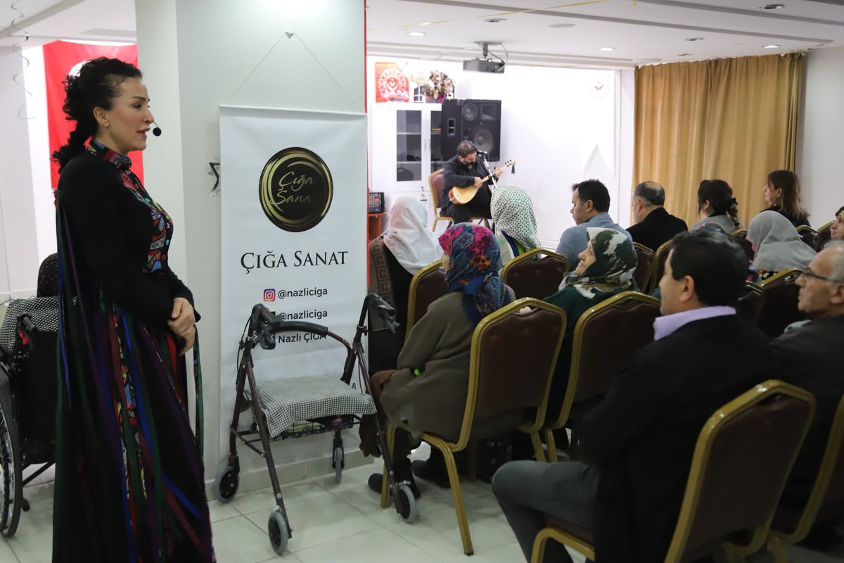 İl Müdürlüğümüze bağlı Dr. İsmail Işık Huzurevinde, Engelli ve Yaşlı Hizmetleri Genel Müdürlüğümüz tarafından yaşlılarımıza yönelik düzenlenen sanatsal ve kültürel faaliyetler kapsamında “YOL” isimli tiyatro oyunu sergilenmiştir.

<a href="/tcailesosyal/">T.C. Aile ve Sosyal Hizmetler Bakanlığı</a>
<a href="/ashb_eyhgm/">Engelli ve Yaşlı Hizmetleri Genel Müdürlüğü</a>
<a href="/ArifTopal_01/">Arif Topal</a>