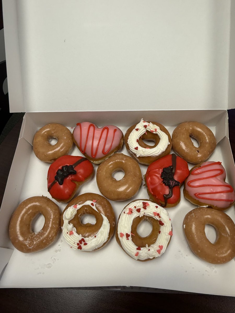 Teach2Peach's tweet photo. @FCS_SEC Ridgeview's SEC team is so sweet! That's why they received a sweet Valentine treat!!!❤️💕 https://t.co/ajd6u2e7aW