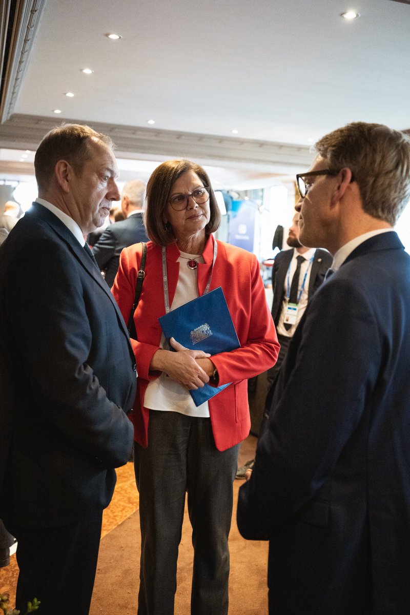 Bayerischer Landtag tweet media