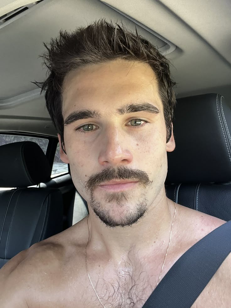 latoxicboy's tweet photo. Cheio de sabão pra tu tomar com pentelho e mijada, puta. https://t.co/L3xFxWWawV